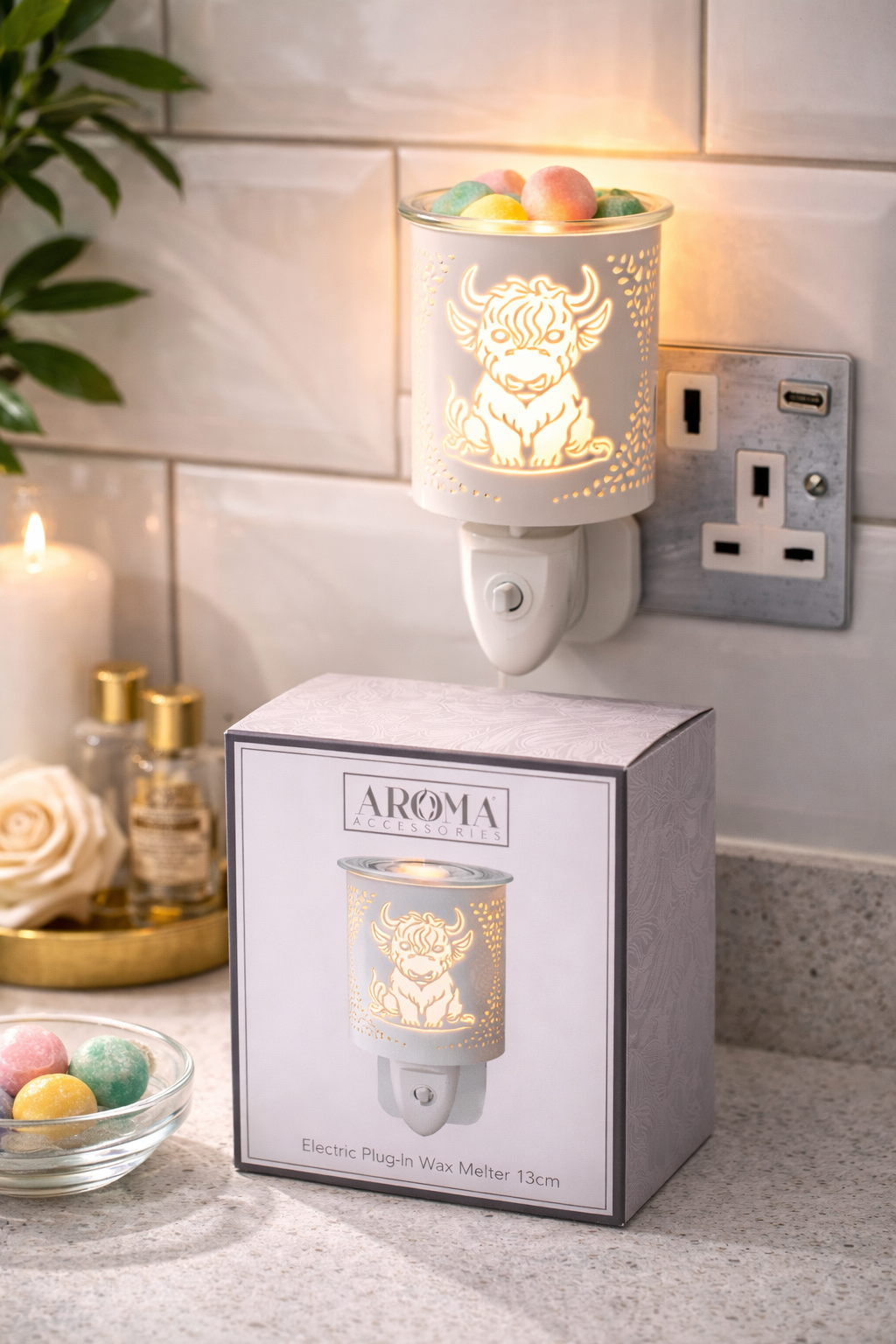 White Highland Cow Electric Plug in Melter