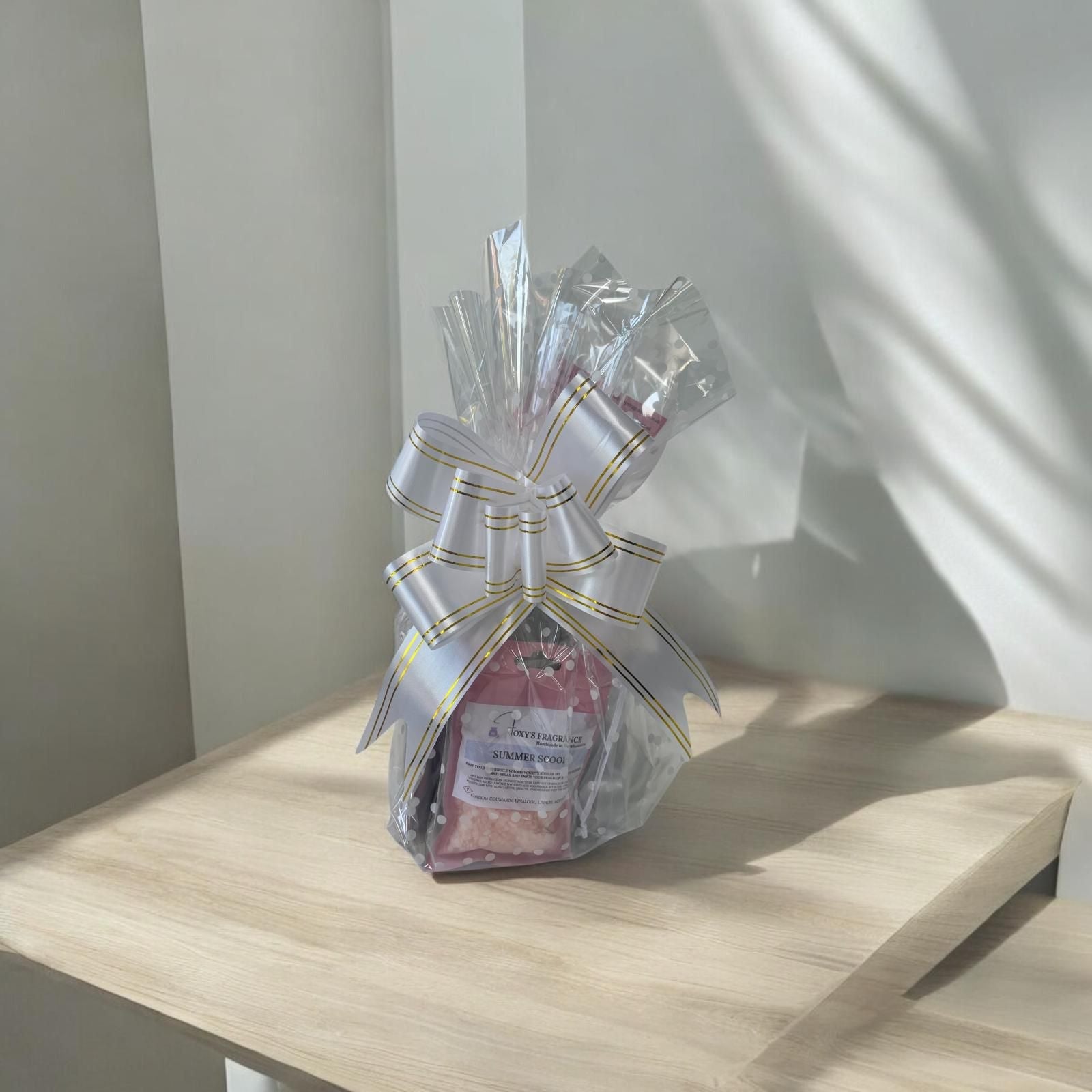 1xSizzler Starter Kit(One Burner,Three Bags of Scented Sizzlers and 2 tealights)